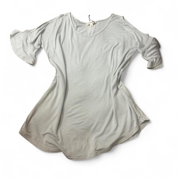 Ruffled Sleeve Cold Shoulder Top‎ - Picture 6 of 14